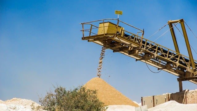 frac-sand-1303416_640