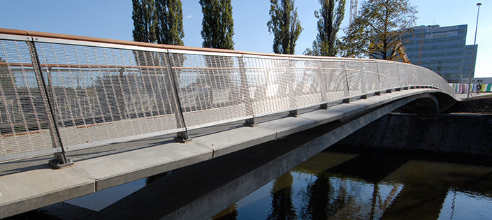 How Architectural Wire Mesh Is Used For Balustrade Railing