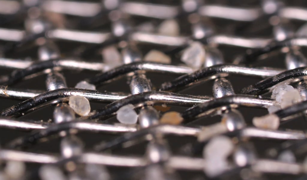 The Role of Woven Wire Mesh in Reducing Fouling during Water Filtration