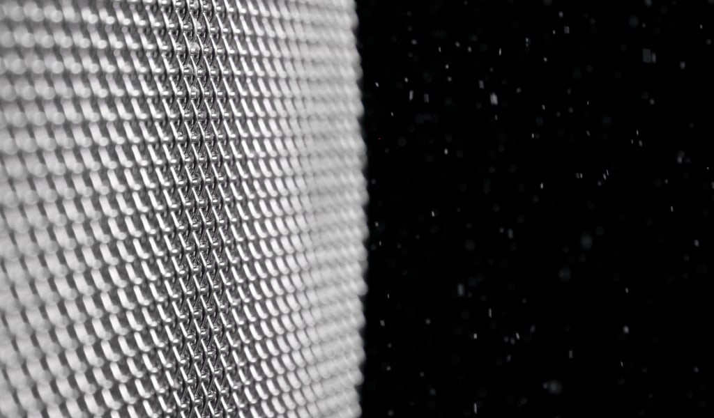 The Risk of Synthetic Mesh Filters in API Nutsche Systems